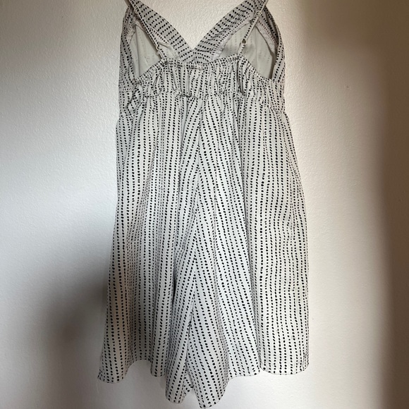 Sz sm Japna romper with cute detail on bodice - Picture 6 of 8